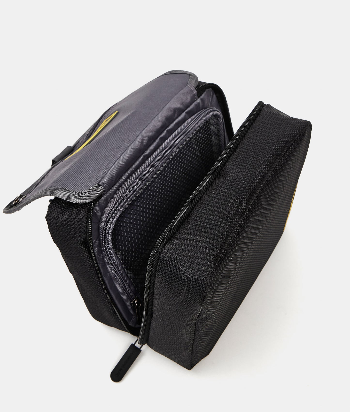 Zephyr Necessaire
