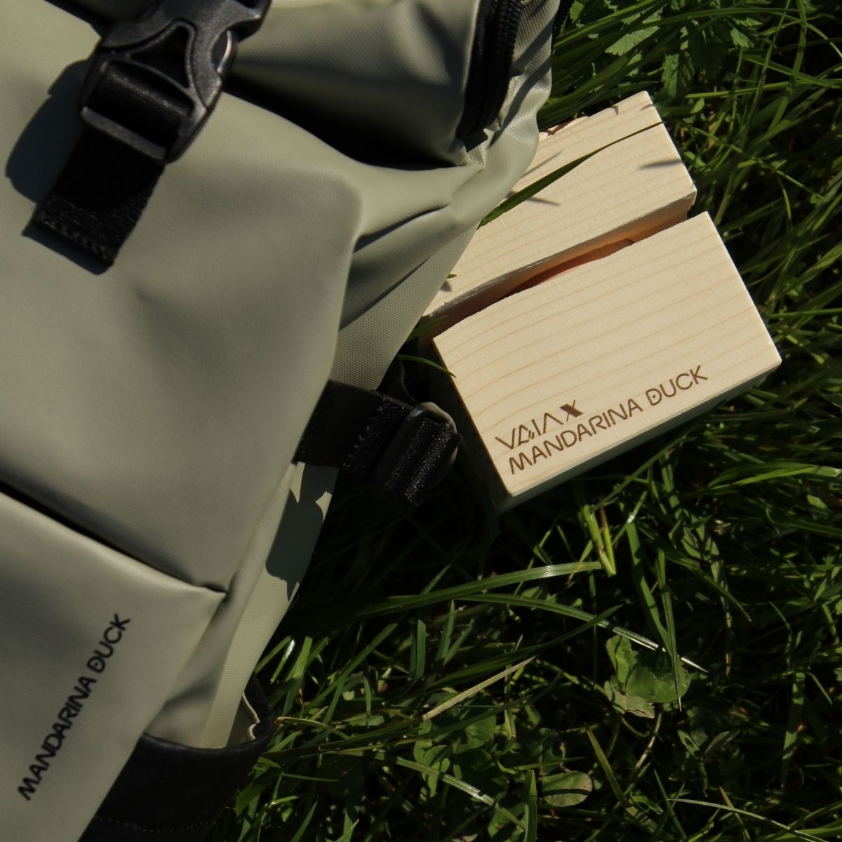 て*つ様 MANDARINA DUCK マンダリナダック ブラック ブリーフケー Amazon.com: Mandarina Duck District Briefcase Black Ink : Clothing